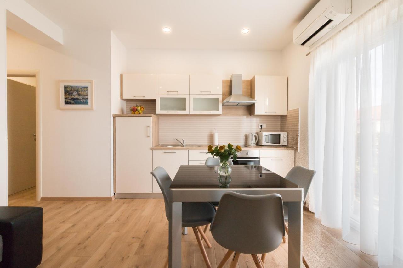 Apartments Lusani スプリト エクステリア 写真