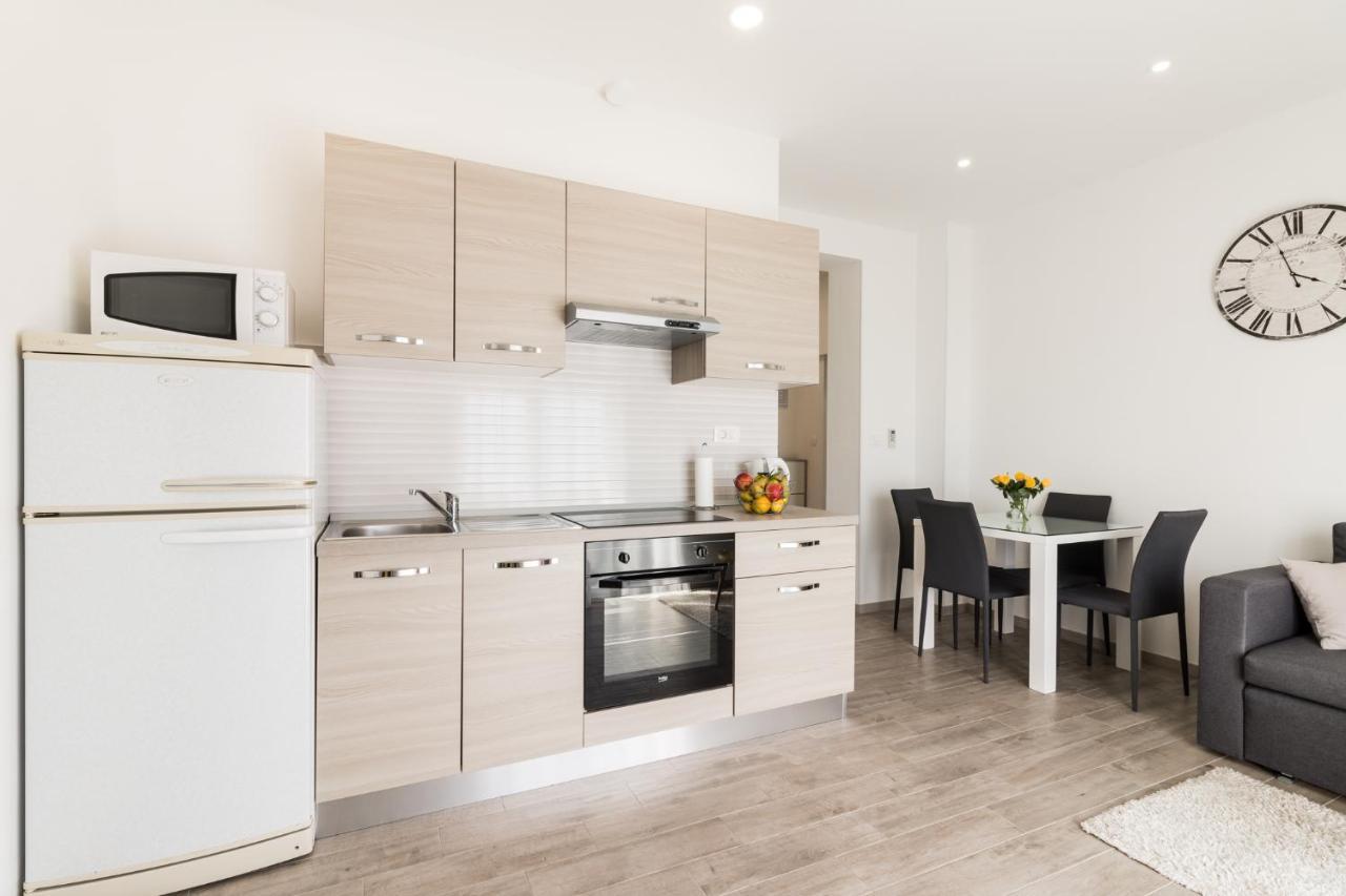 Apartments Lusani スプリト エクステリア 写真