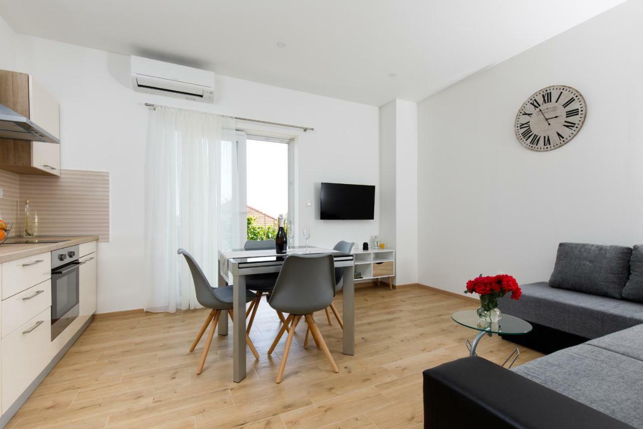 Apartments Lusani スプリト エクステリア 写真