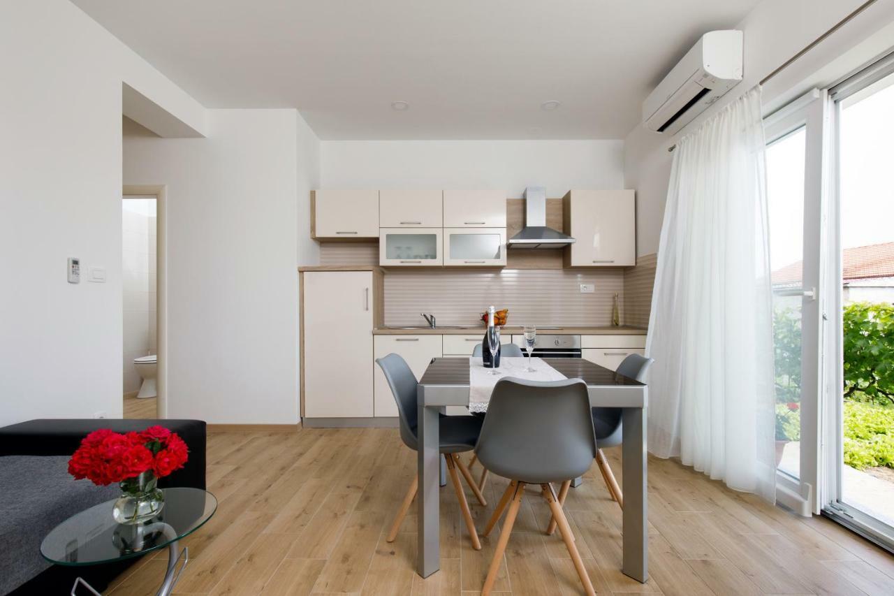 Apartments Lusani スプリト エクステリア 写真